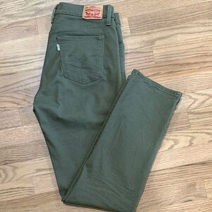 Levi's women’s Slim Straight Jeans in Olive Green